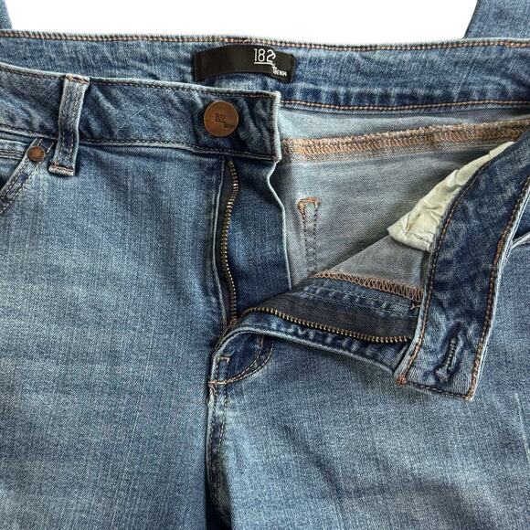 1822 Denim Light Wash Distressed Stretch Slightly Skinny Jeans Women's Sz 12 - Picture 7 of 13